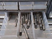 Assortiment boren en frezen - afbeelding 47 van  79