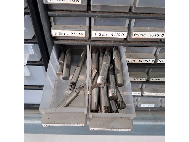 Assortiment boren en frezen - afbeelding 48 van  79