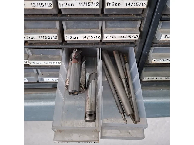Assortiment boren en frezen - afbeelding 53 van  79