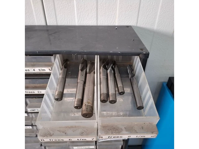 Assortiment boren en frezen - afbeelding 57 van  79