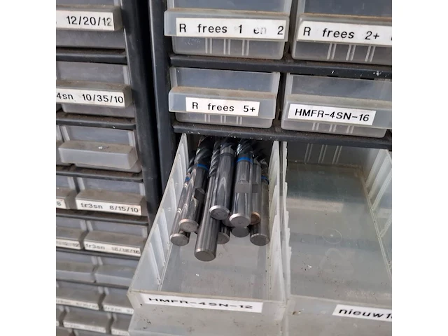 Assortiment boren en frezen - afbeelding 61 van  79