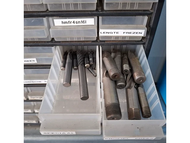 Assortiment boren en frezen - afbeelding 69 van  79