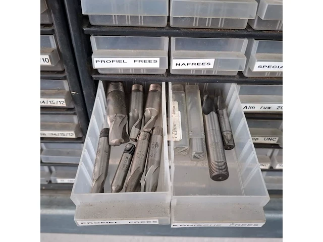 Assortiment boren en frezen - afbeelding 70 van  79