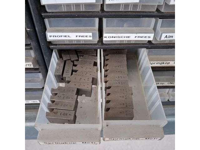 Assortiment boren en frezen - afbeelding 71 van  79