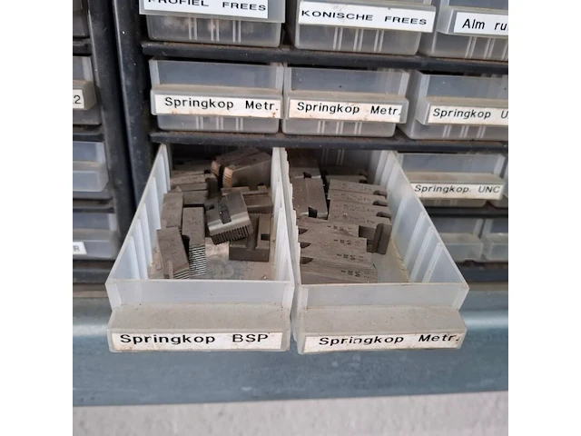 Assortiment boren en frezen - afbeelding 73 van  79