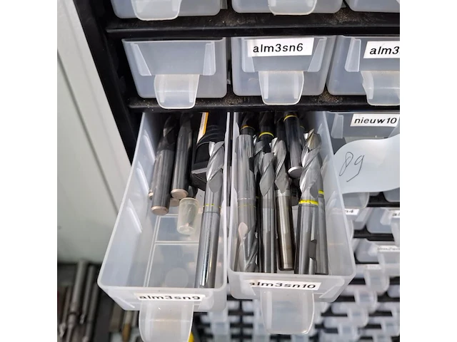 Assortiment boren en frezen - afbeelding 67 van  79