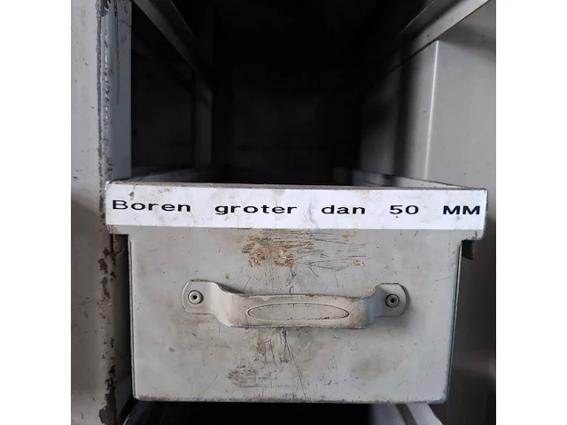 Assortiment boren en ruimers in werkplaatskast - afbeelding 17 van  43