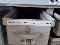Assortiment boren en ruimers in werkplaatskast - afbeelding 12 van  43