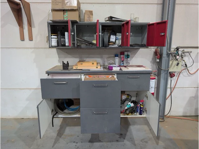 Assortiment boren, frezen en zaagbladen - afbeelding 1 van  15