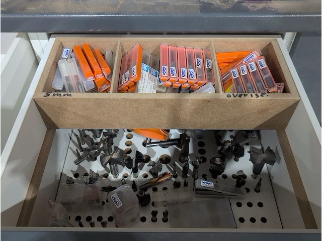 Assortiment boren, frezen en zaagbladen - afbeelding 8 van  15