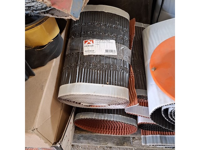 Assortiment bouwbenodigdheden - afbeelding 4 van  19