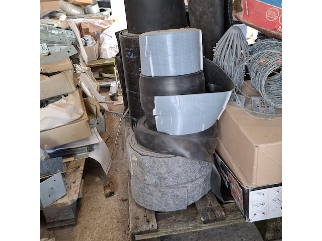 Assortiment bouwbenodigdheden - afbeelding 5 van  19