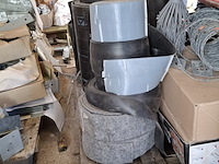 Assortiment bouwbenodigdheden - afbeelding 5 van  19