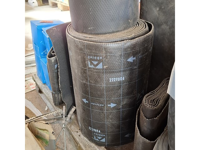 Assortiment bouwbenodigdheden - afbeelding 6 van  19