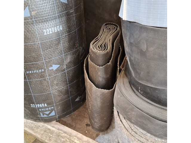 Assortiment bouwbenodigdheden - afbeelding 7 van  19