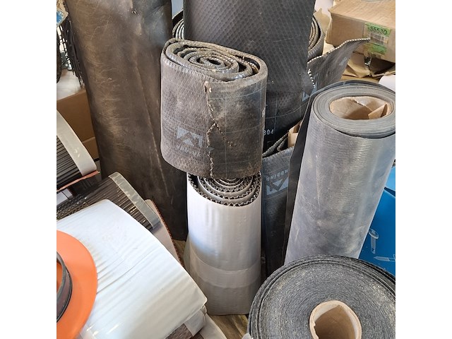 Assortiment bouwbenodigdheden - afbeelding 17 van  19