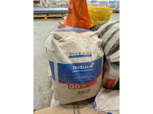 Assortiment bouwbenodigdheden - afbeelding 19 van  76