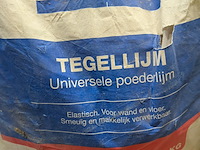 Assortiment bouwbenodigdheden - afbeelding 20 van  76