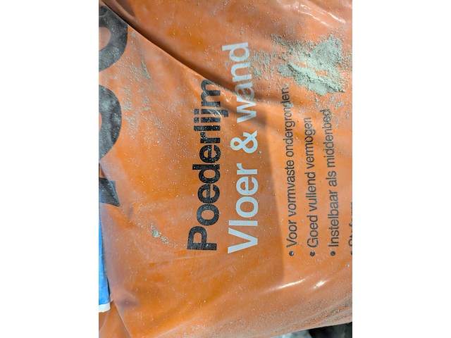 Assortiment bouwbenodigdheden - afbeelding 25 van  76