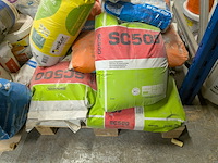 Assortiment bouwbenodigdheden - afbeelding 28 van  76