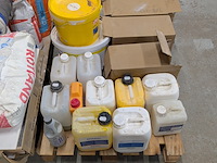 Assortiment bouwbenodigdheden - afbeelding 23 van  76