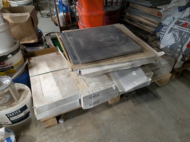 Assortiment bouwbenodigdheden - afbeelding 40 van  76