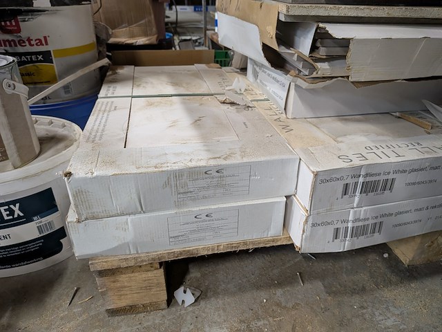 Assortiment bouwbenodigdheden - afbeelding 41 van  76