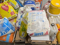 Assortiment bouwbenodigdheden - afbeelding 34 van  76