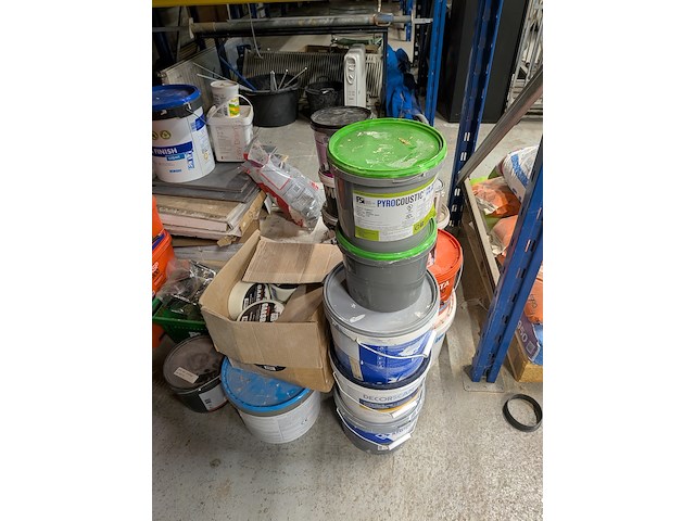 Assortiment bouwbenodigdheden - afbeelding 56 van  76