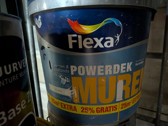 Assortiment bouwbenodigdheden - afbeelding 71 van  76