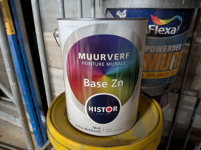 Assortiment bouwbenodigdheden - afbeelding 72 van  76