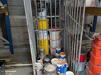 Assortiment bouwbenodigdheden - afbeelding 67 van  76