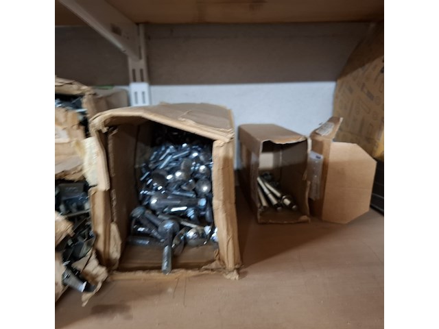 Assortiment bouwbenodigdheden - afbeelding 3 van  44