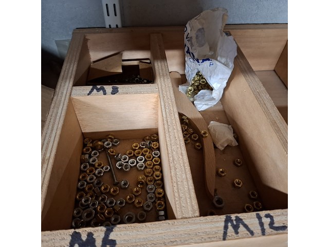 Assortiment bouwbenodigdheden - afbeelding 5 van  44