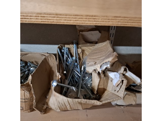 Assortiment bouwbenodigdheden - afbeelding 11 van  44
