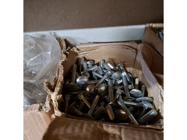 Assortiment bouwbenodigdheden - afbeelding 13 van  44