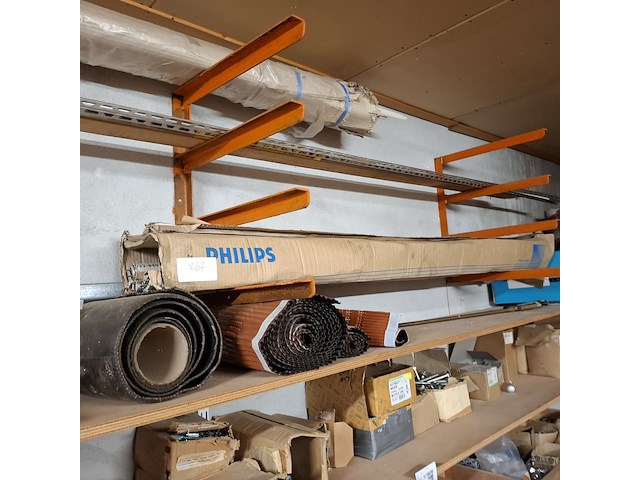 Assortiment bouwbenodigdheden - afbeelding 12 van  44