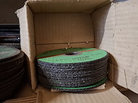 Assortiment bouwbenodigdheden - afbeelding 24 van  44