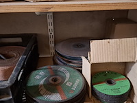 Assortiment bouwbenodigdheden - afbeelding 25 van  44