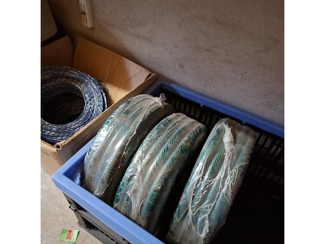 Assortiment bouwbenodigdheden - afbeelding 27 van  44