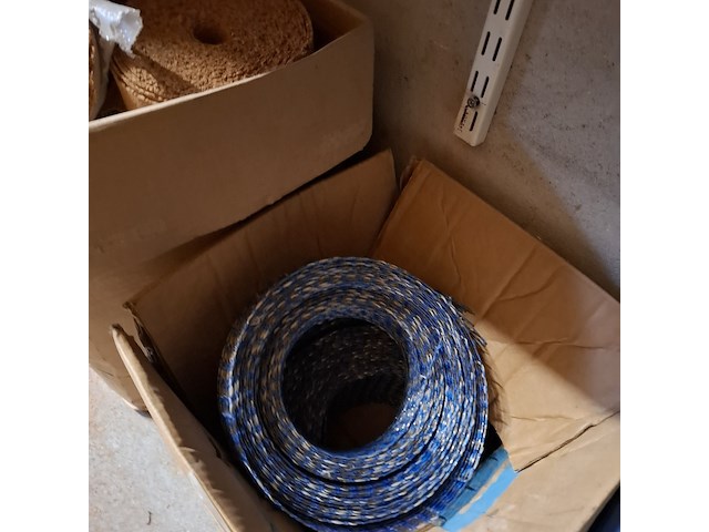 Assortiment bouwbenodigdheden - afbeelding 28 van  44