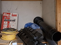 Assortiment bouwbenodigdheden - afbeelding 30 van  44