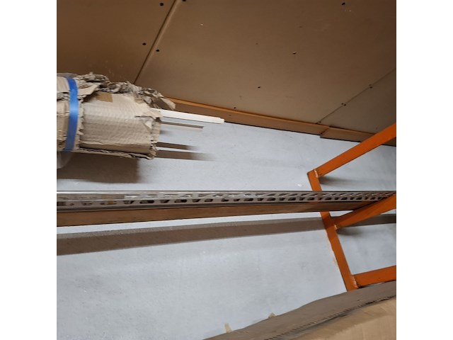 Assortiment bouwbenodigdheden - afbeelding 38 van  44