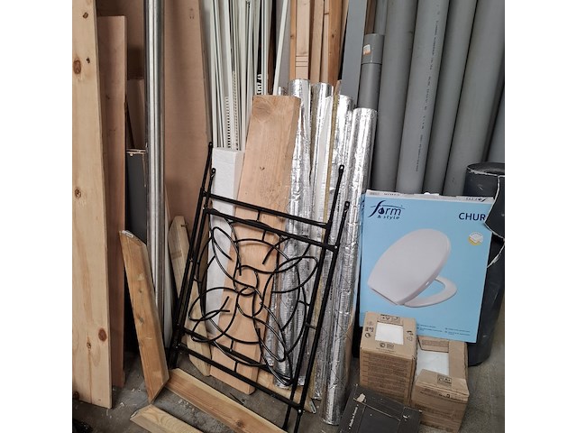 Assortiment bouwbenodigdheden - afbeelding 5 van  11