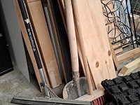 Assortiment bouwbenodigdheden - afbeelding 11 van  11