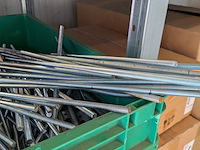 Assortiment bouwbenodigdheden - afbeelding 13 van  46