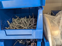 Assortiment bouwbenodigdheden - afbeelding 24 van  46