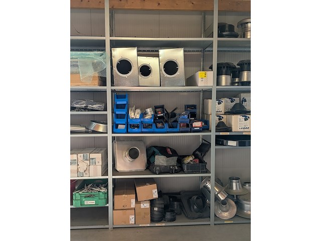 Assortiment bouwbenodigdheden - afbeelding 23 van  46
