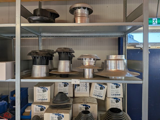 Assortiment bouwbenodigdheden - afbeelding 37 van  46