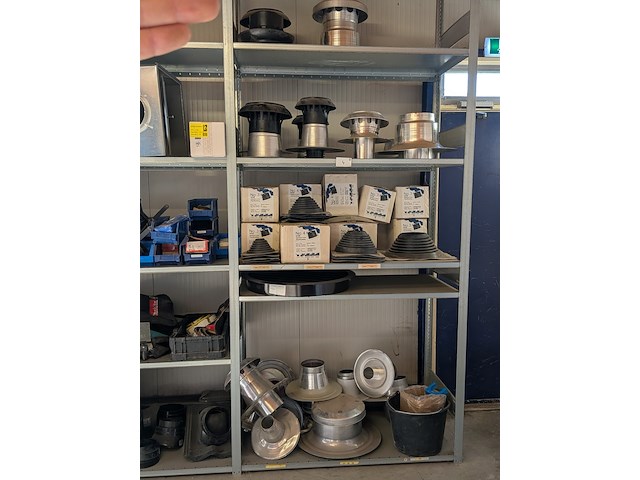 Assortiment bouwbenodigdheden - afbeelding 34 van  46